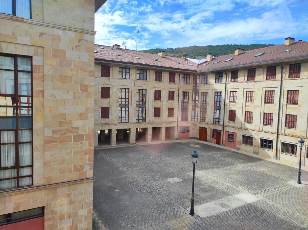 Apartamento Parque Europa Ezcaray Buitenkant foto